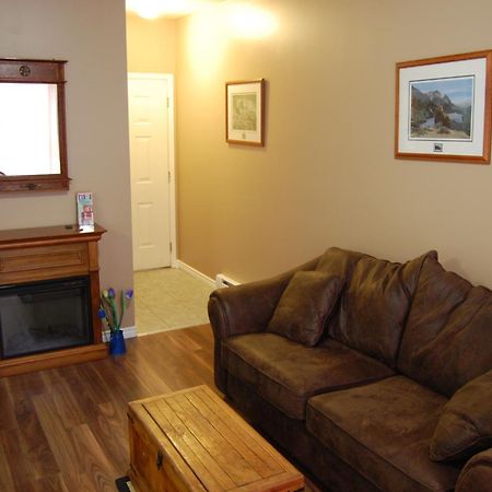 Belle Neige Suites: Whistler Exterior foto