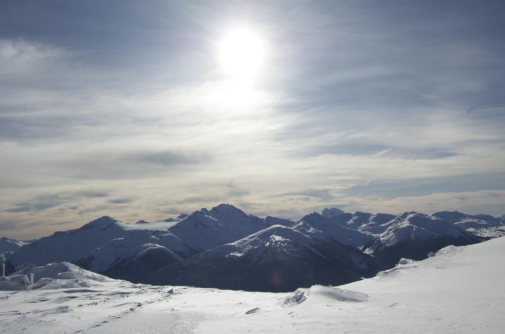 Belle Neige Suites: Whistler Exterior foto